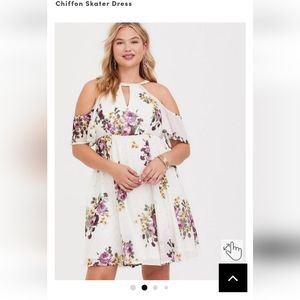 Torrid, White Floral, Chiffon, High Neck, Cold Shoulder Dress, size 4